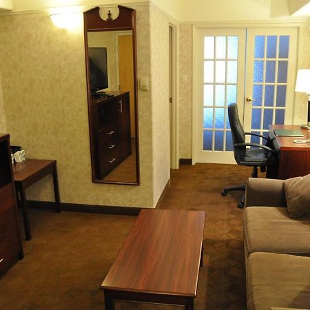 Travelodge By Wyndham Lloydminster Zewnętrze zdjęcie