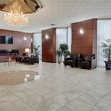 Travelodge By Wyndham Lloydminster Zewnętrze zdjęcie