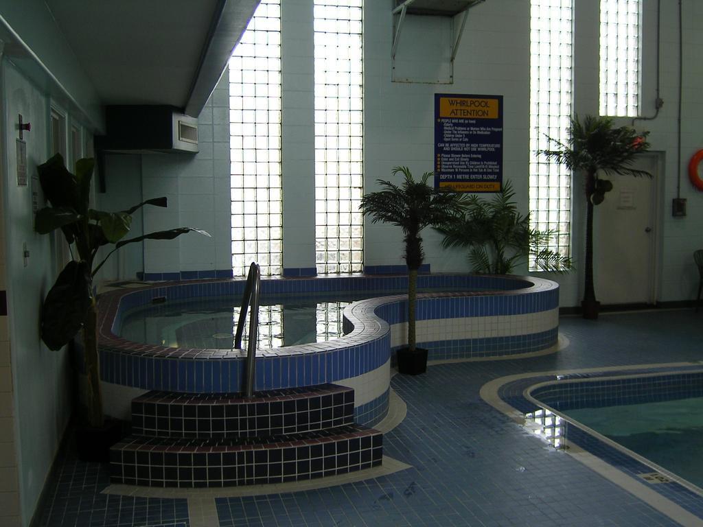 Travelodge By Wyndham Lloydminster Zewnętrze zdjęcie