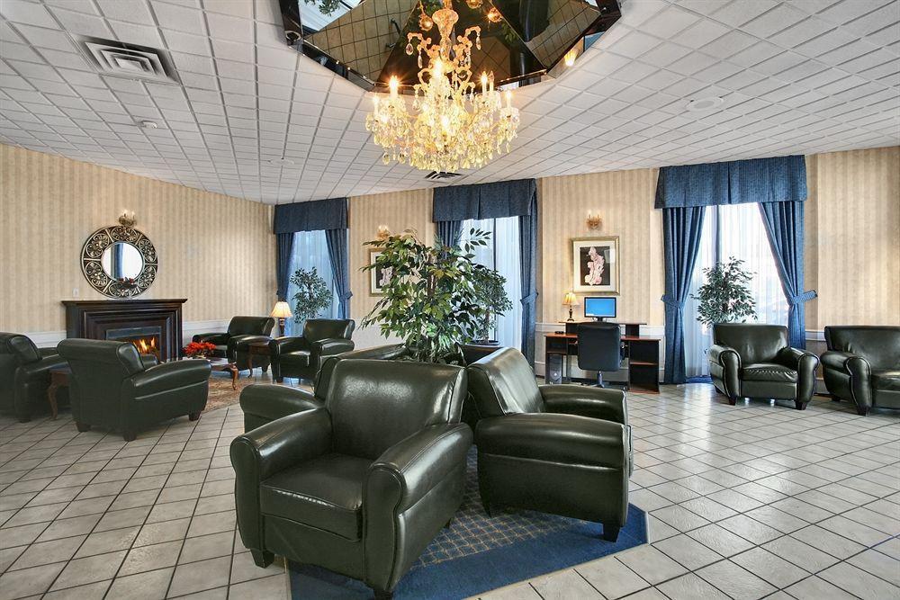 Travelodge By Wyndham Lloydminster Zewnętrze zdjęcie