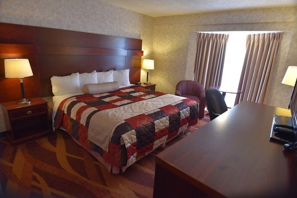 Travelodge By Wyndham Lloydminster Zewnętrze zdjęcie