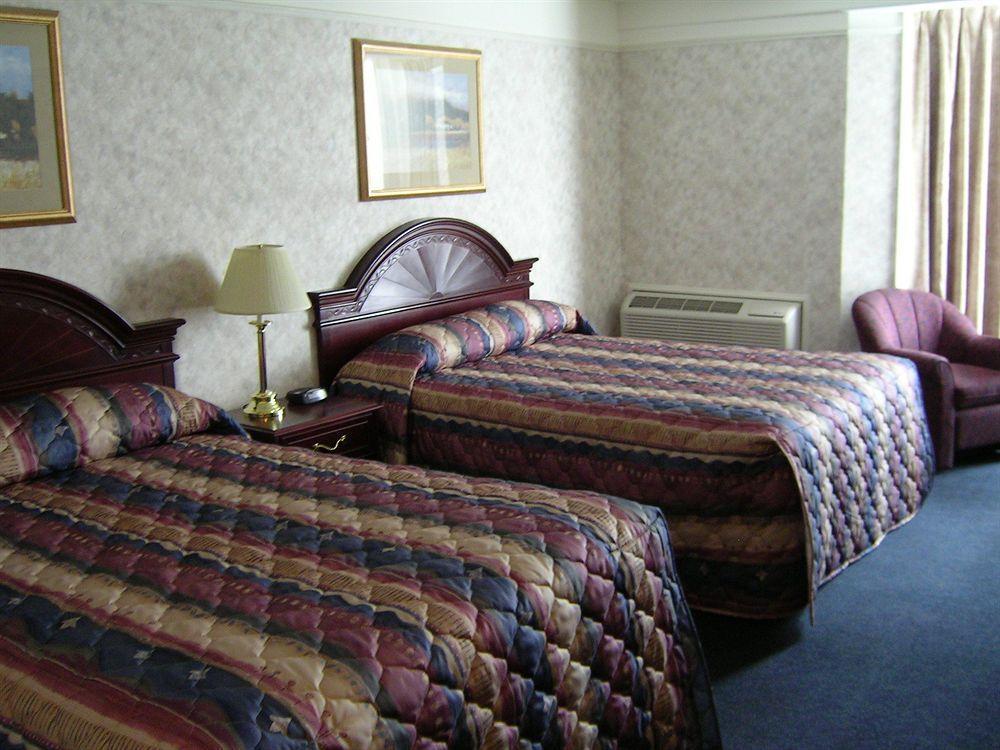 Travelodge By Wyndham Lloydminster Zewnętrze zdjęcie