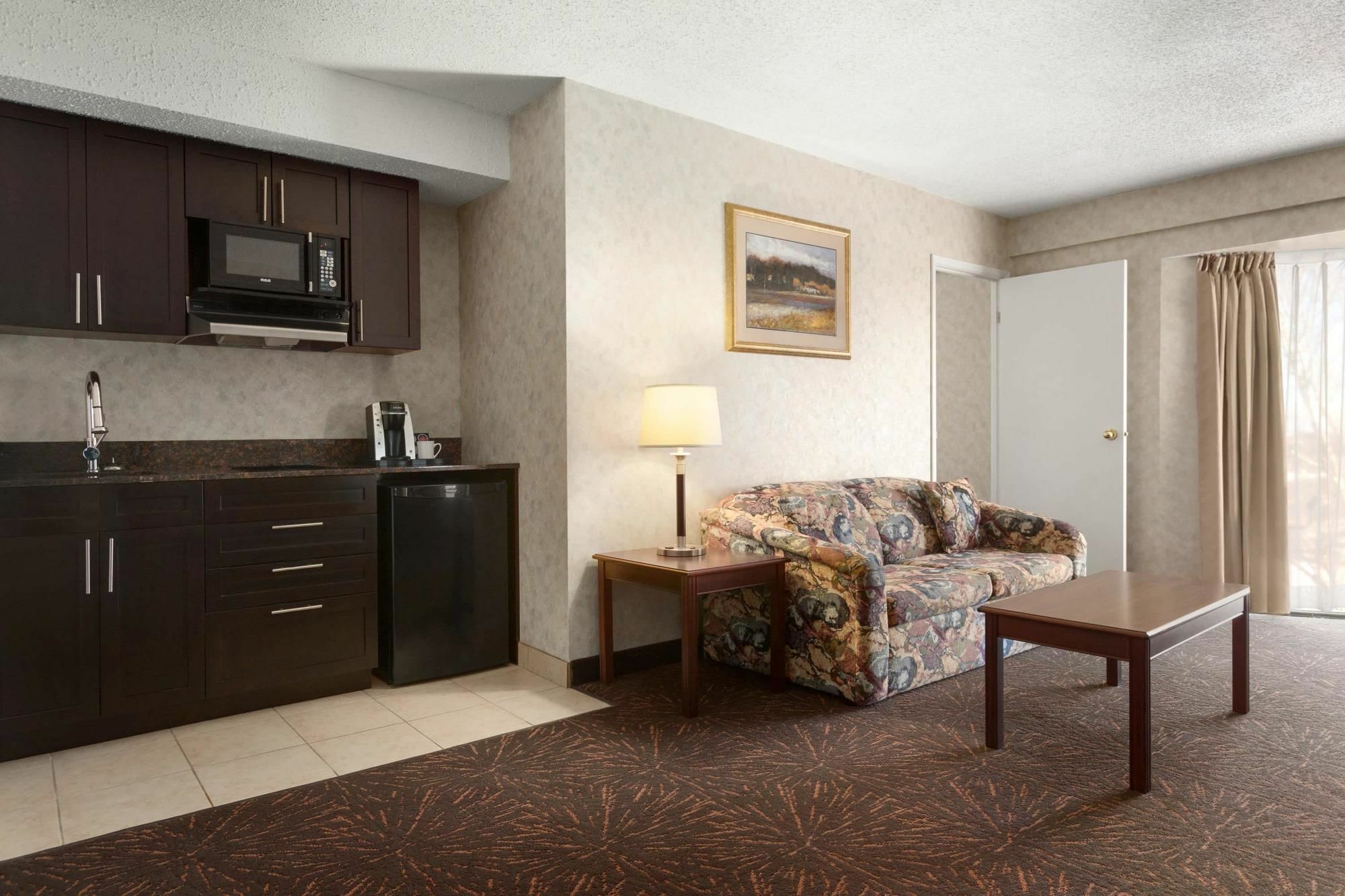 Travelodge By Wyndham Lloydminster Zewnętrze zdjęcie